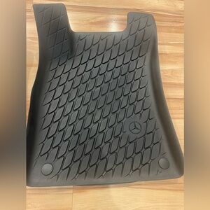 Mercedes Benz OME ALL WEATHER MATS 2021 GLB 250YEARS OF LIFE LEFT! OME